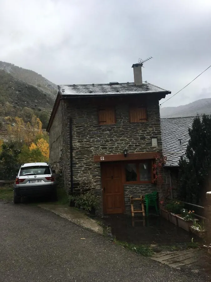 Villa Casa Pirineu Esterri de Cardos Ferienhaus